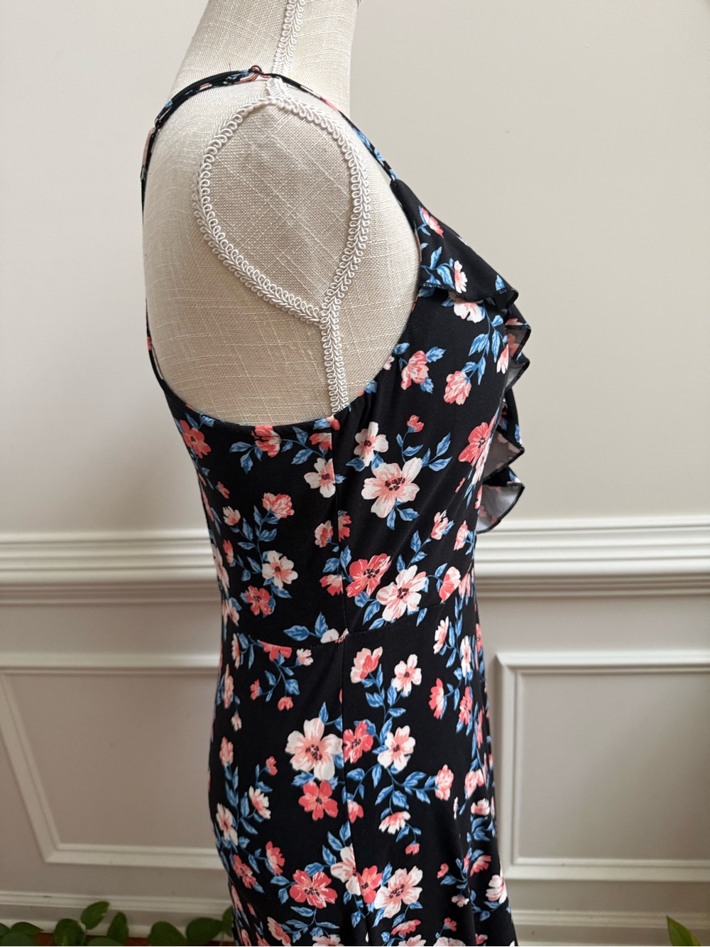 No Boundaries Black Floral Ruffle-Front Spaghetti Strap Dress - Picture 4 of 8